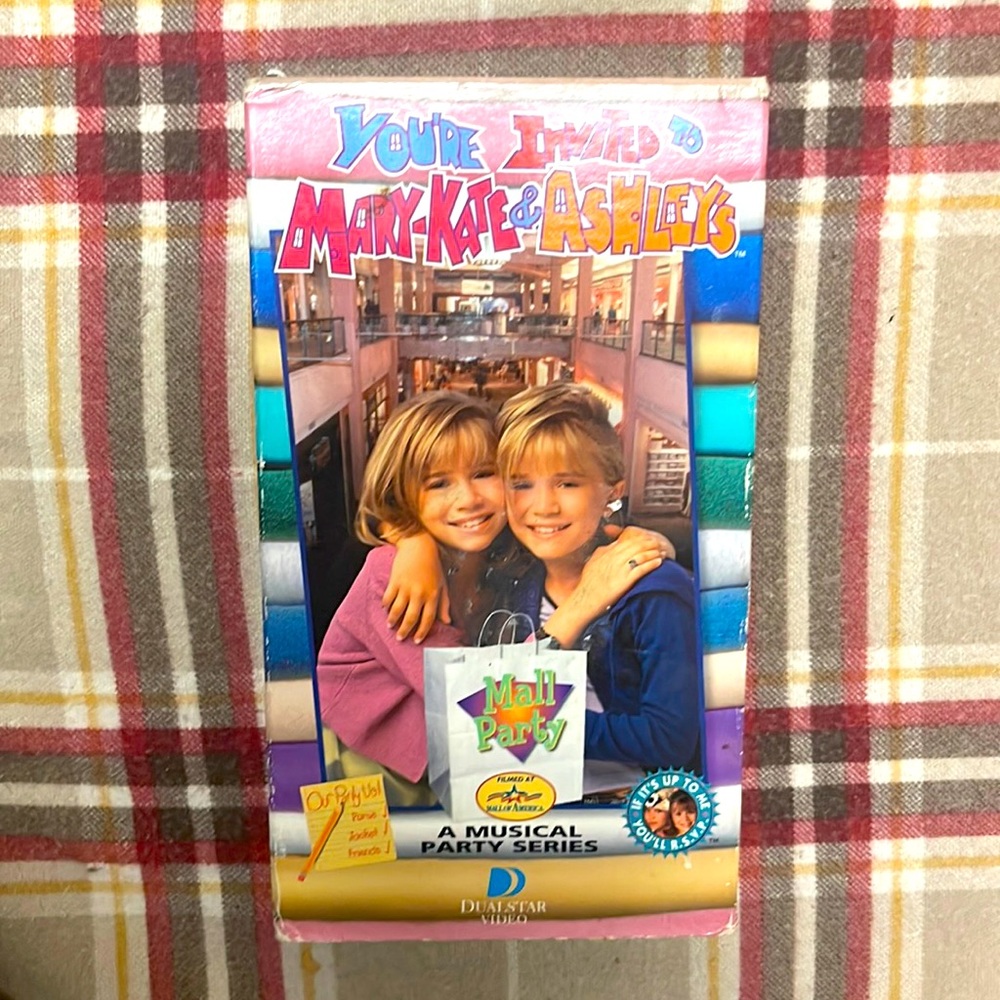 You’re Invited to Mary-Kate & Ashley’s Mall Party 🛍️ vintage VHS